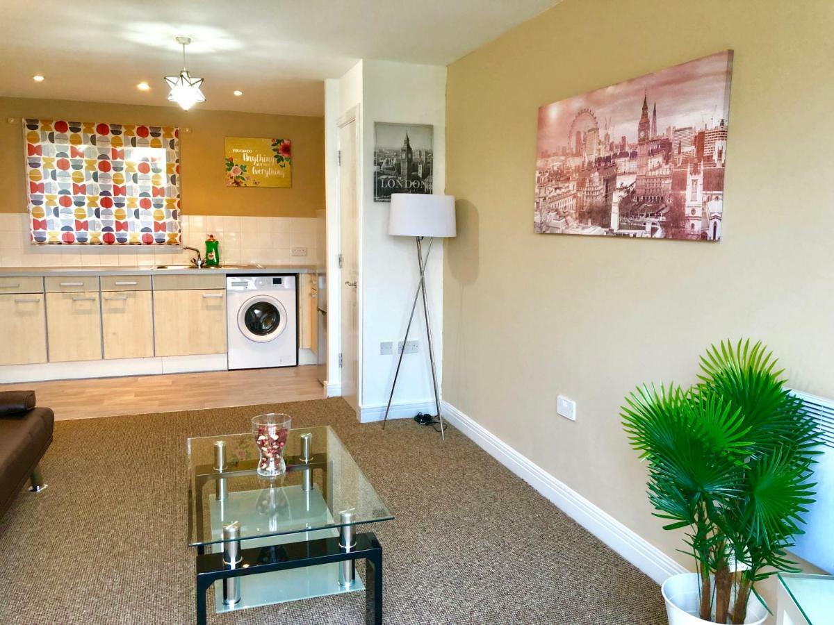 2 Bedrooms Modern Apartment, Lounge, Full Kitchen, Balcony, 5 Minutes Stratford Station London Eksteriør bilde