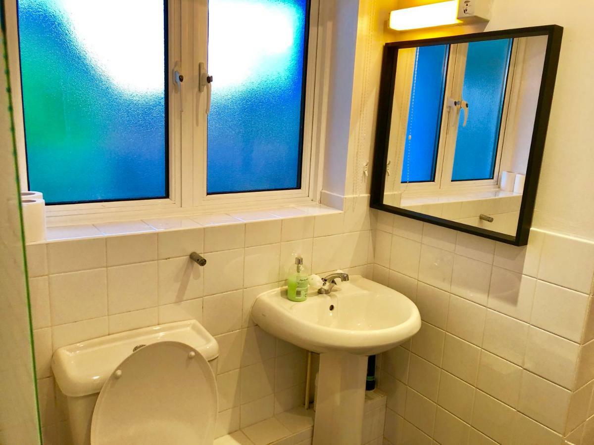 2 Bedrooms Modern Apartment, Lounge, Full Kitchen, Balcony, 5 Minutes Stratford Station London Eksteriør bilde