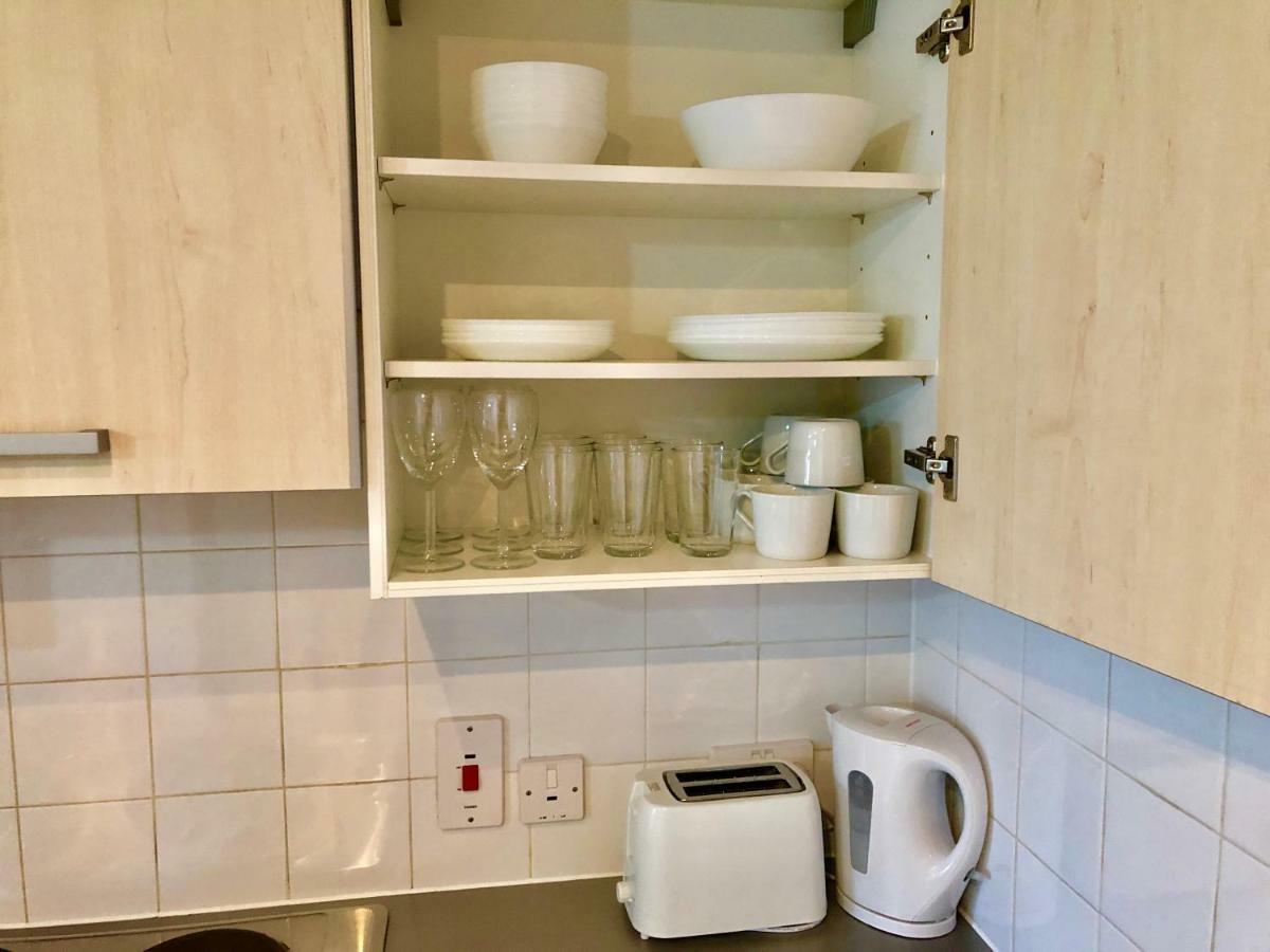 2 Bedrooms Modern Apartment, Lounge, Full Kitchen, Balcony, 5 Minutes Stratford Station London Eksteriør bilde
