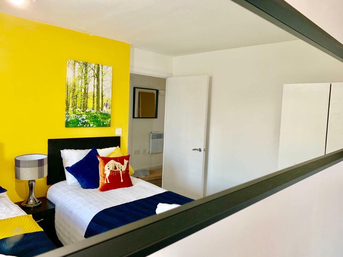 2 Bedrooms Modern Apartment, Lounge, Full Kitchen, Balcony, 5 Minutes Stratford Station London Eksteriør bilde