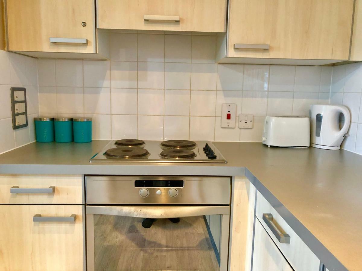 2 Bedrooms Modern Apartment, Lounge, Full Kitchen, Balcony, 5 Minutes Stratford Station London Eksteriør bilde