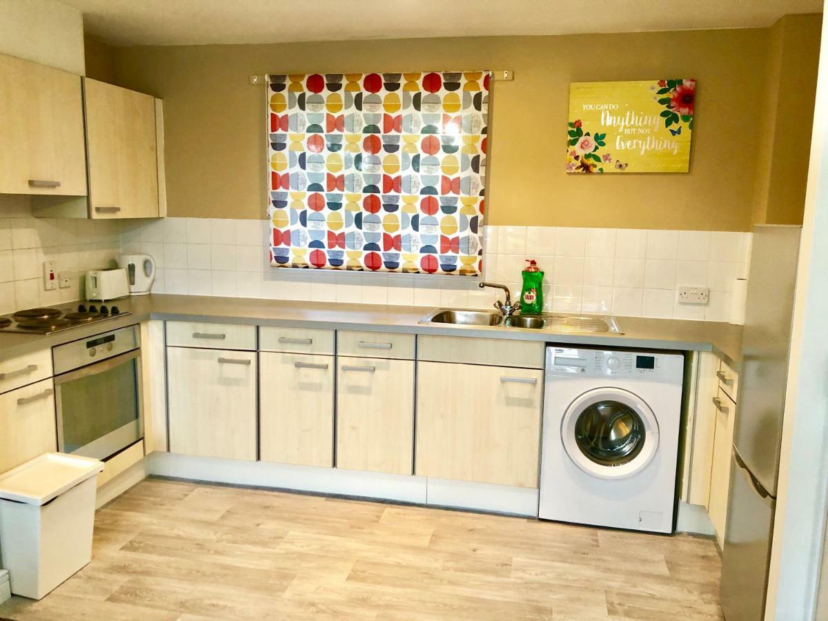 2 Bedrooms Modern Apartment, Lounge, Full Kitchen, Balcony, 5 Minutes Stratford Station London Eksteriør bilde