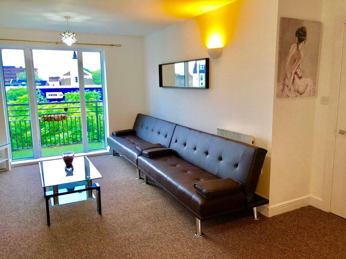 2 Bedrooms Modern Apartment, Lounge, Full Kitchen, Balcony, 5 Minutes Stratford Station London Eksteriør bilde